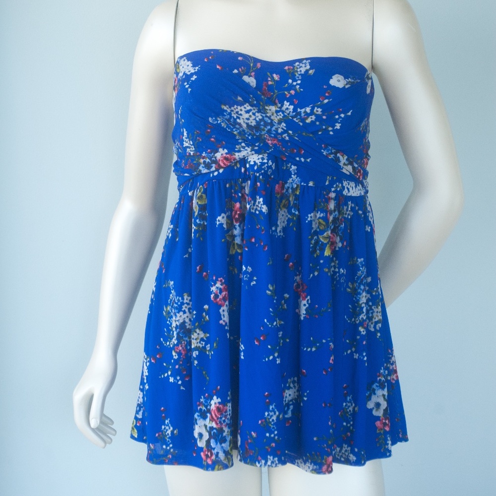 Torrid Blue Floral Twist Front Strapless Top - Picture 6 of 9